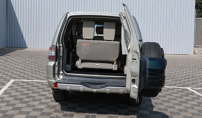 2012 Mitsubishi Pajero Exceed image-7