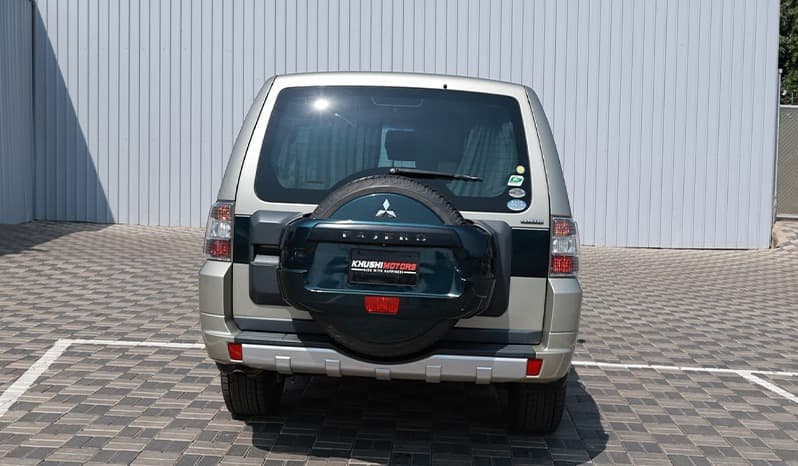 2012 Mitsubishi Pajero Exceed image-18