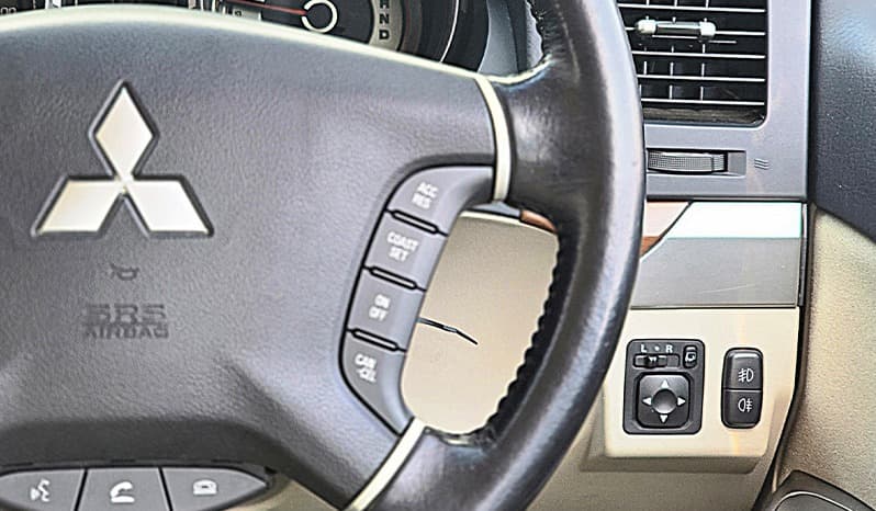 2012 Mitsubishi Pajero Exceed image-28
