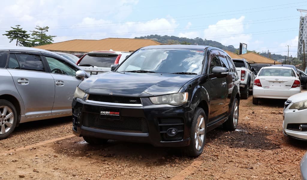 2010 Mitsubishi Outlander image-9