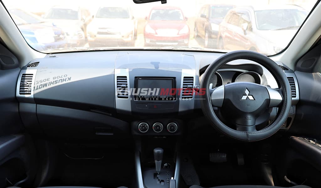 2010 Mitsubishi Outlander image-12