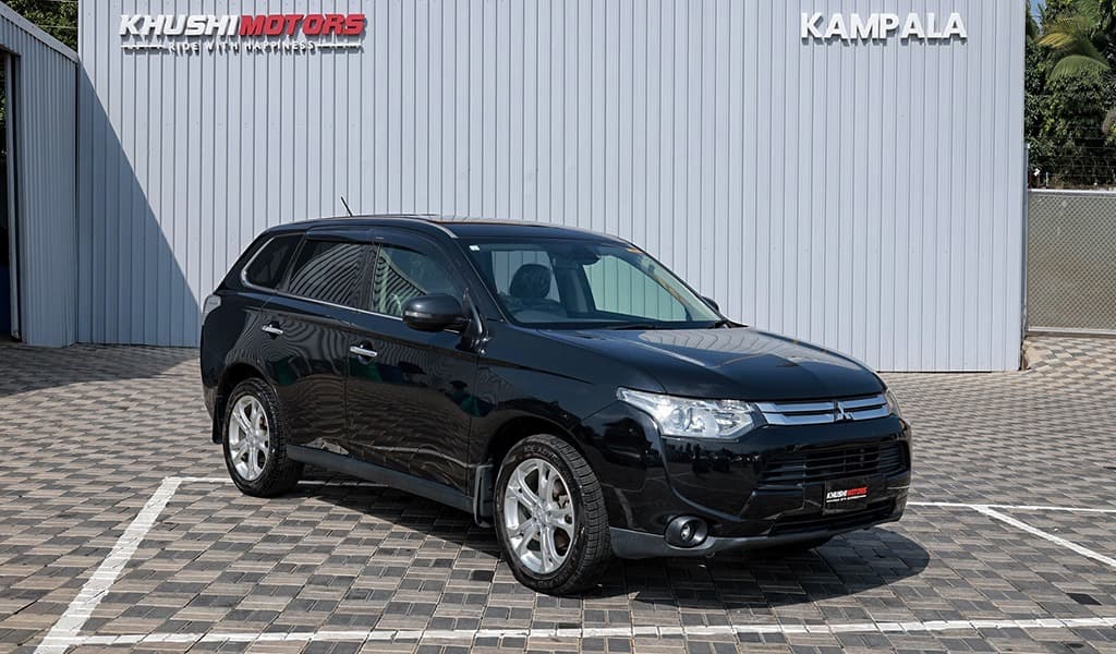 2012 Mitsubishi Outlander image-1