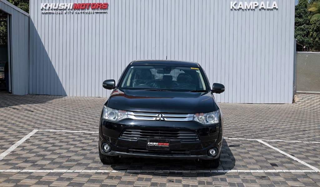 2012 Mitsubishi Outlander image-17