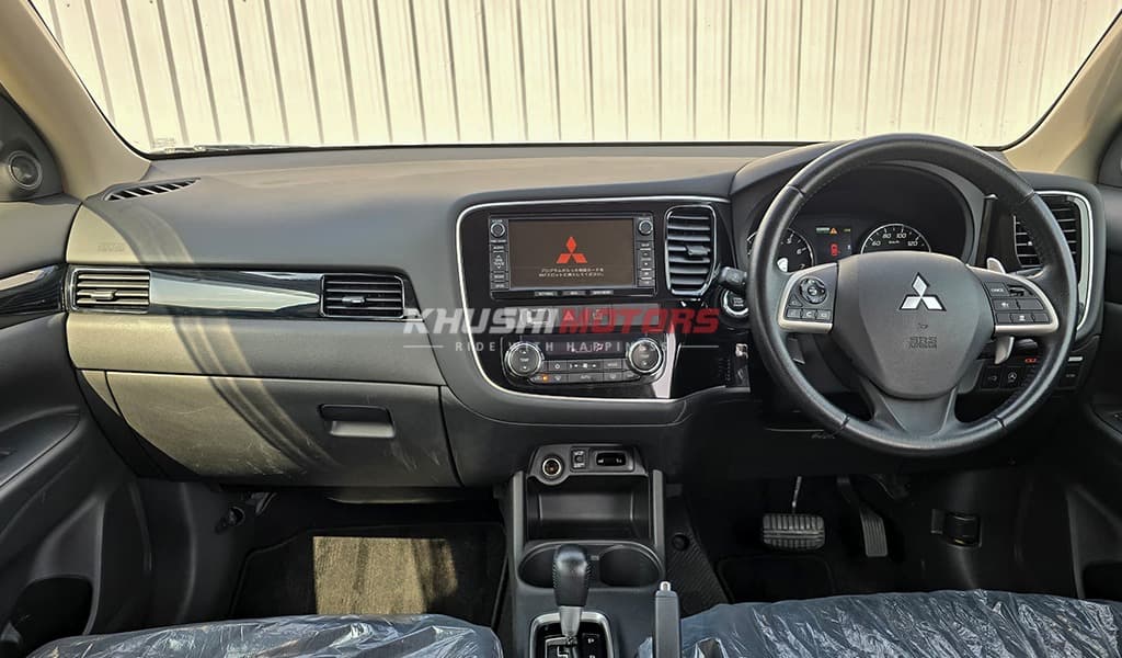 2012 Mitsubishi Outlander image-19