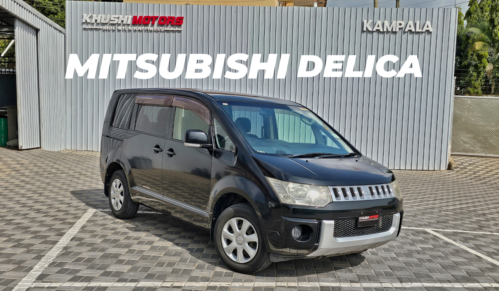 2012 Mitsubishi Delica image-1