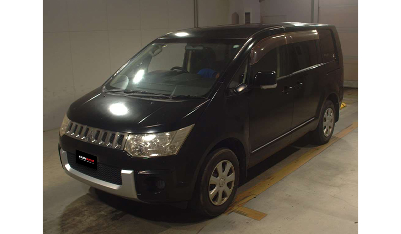 2012 Mitsubishi Delica image-6