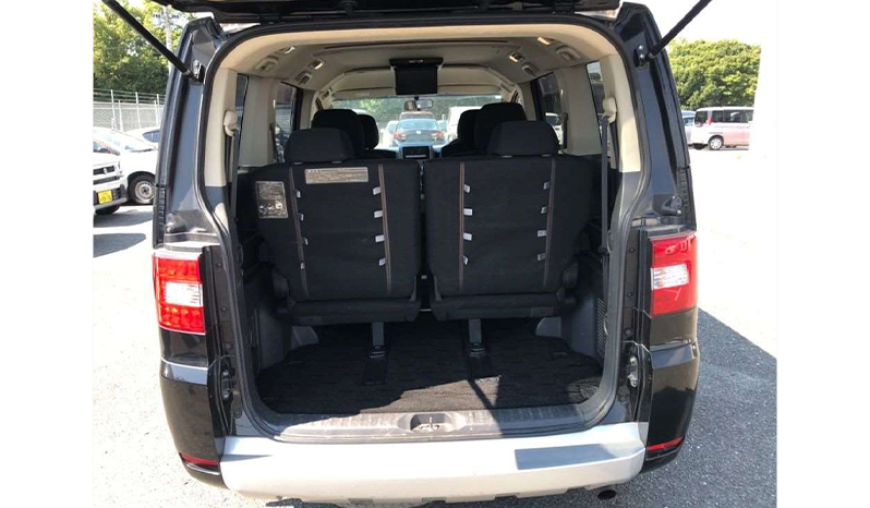 2012 Mitsubishi Delica image-10