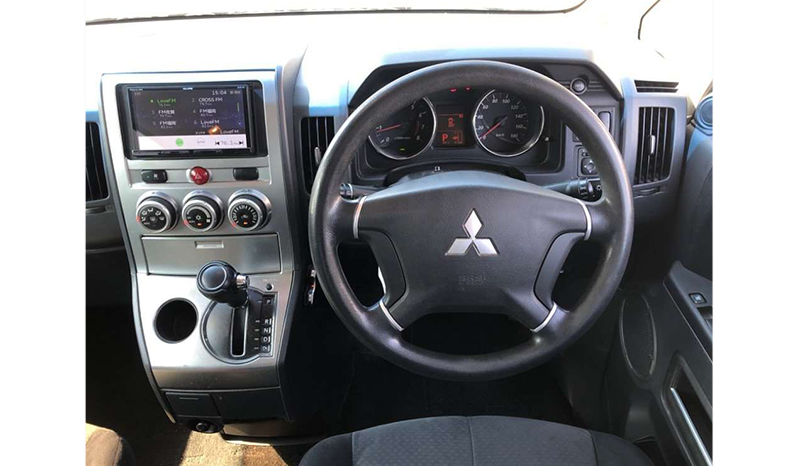 2012 Mitsubishi Delica image-13