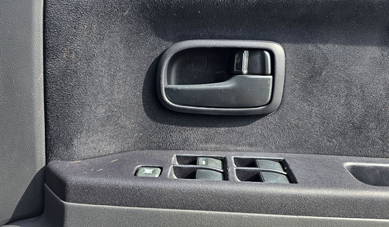 2012 Mitsubishi Delica image-18