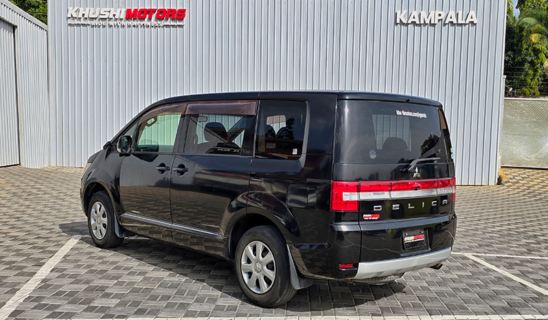 2012 Mitsubishi Delica image-24