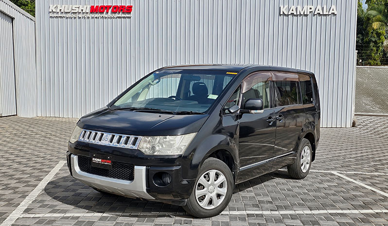 2012 Mitsubishi Delica image-25