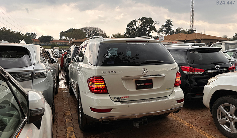 2011 Mercedes-Benz ML-Class ML350 image-9