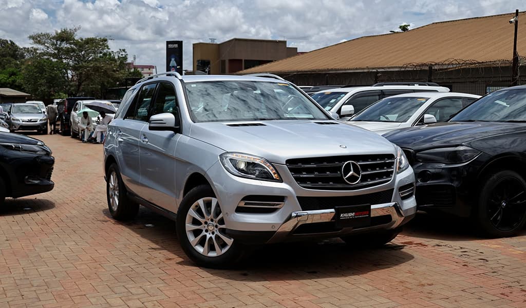 2013 Mercedes-Benz ML-Class 4MATIC ML350 image-1
