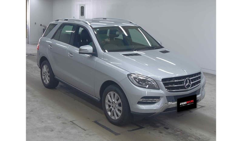 2013 Mercedes-Benz ML-Class 4MATIC ML350 image-2
