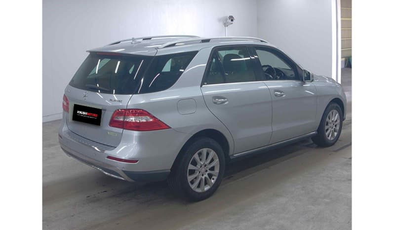 2013 Mercedes-Benz ML-Class 4MATIC ML350 image-5
