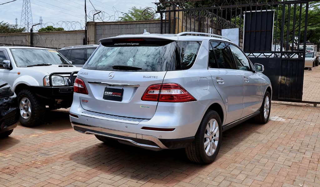 2013 Mercedes-Benz ML-Class 4MATIC ML350 image-11
