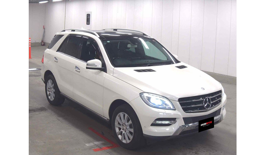 2012 Mercedes-Benz ML-Class 4MATIC ML350 image-3