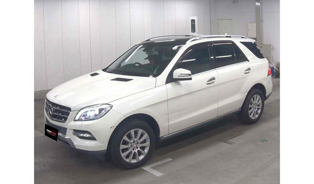2012 Mercedes-Benz ML-Class 4MATIC ML350 image-4
