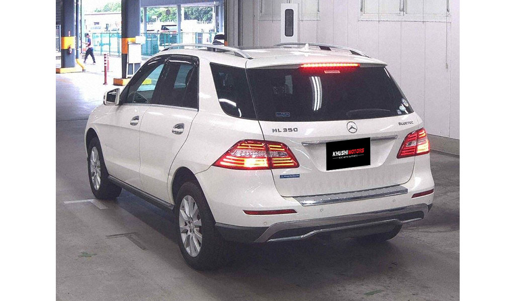2012 Mercedes-Benz ML-Class 4MATIC ML350 image-5
