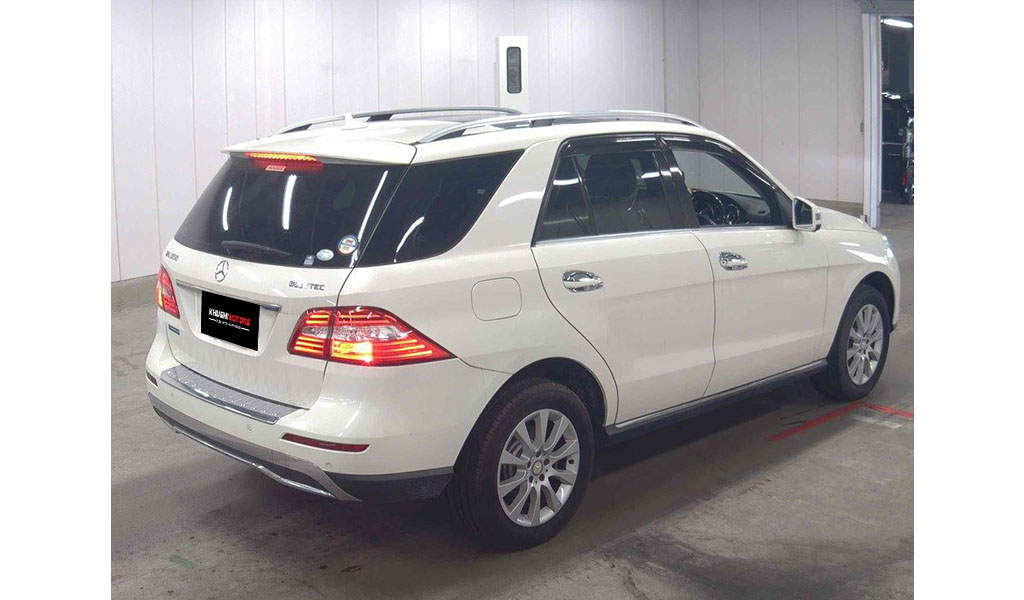 2012 Mercedes-Benz ML-Class 4MATIC ML350 image-6