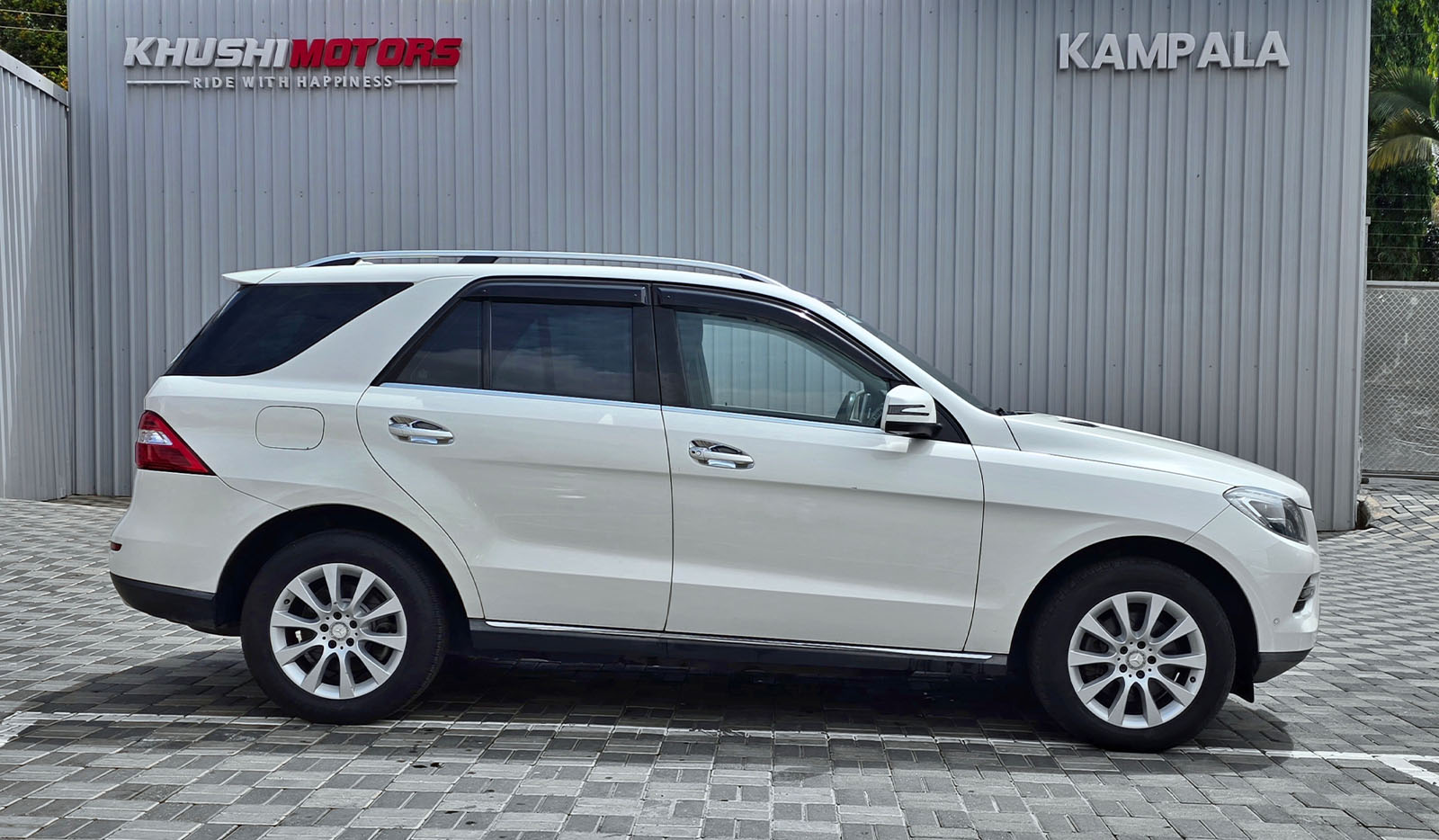 2012 Mercedes-Benz ML-Class 4MATIC ML350 image-12