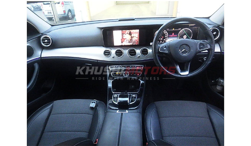 2017 Mercedes-Benz E-Class E200 image-2