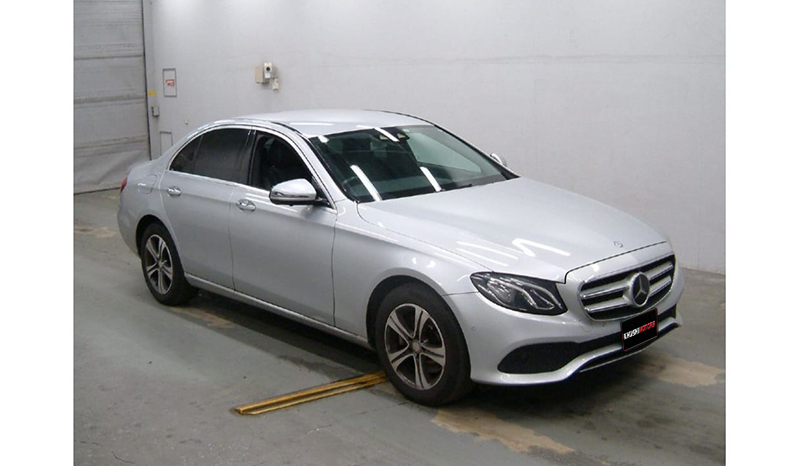 2017 Mercedes-Benz E-Class E200 image-3