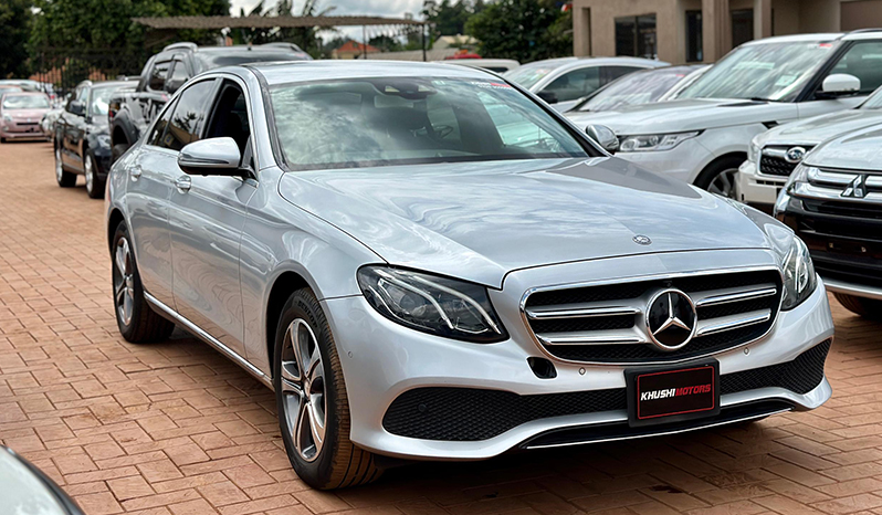 2017 Mercedes-Benz E-Class E200 image-5
