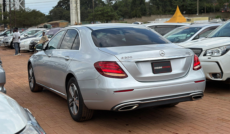 2017 Mercedes-Benz E-Class E200 image-7