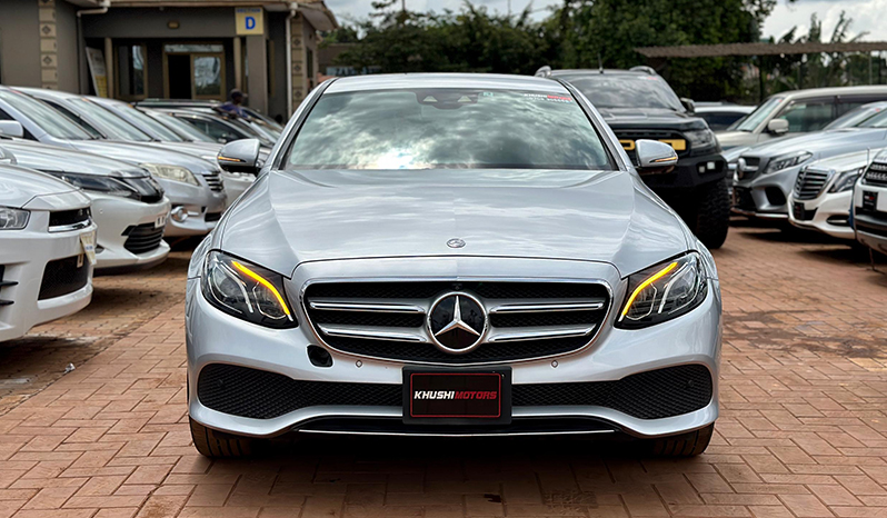 2017 Mercedes-Benz E-Class E200 image-9