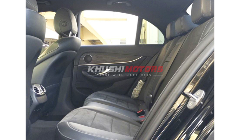 2017 Mercedes-Benz E-Class E220D image-3