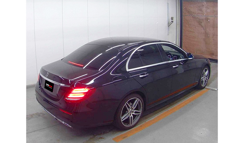 2017 Mercedes-Benz E-Class E220D image-5