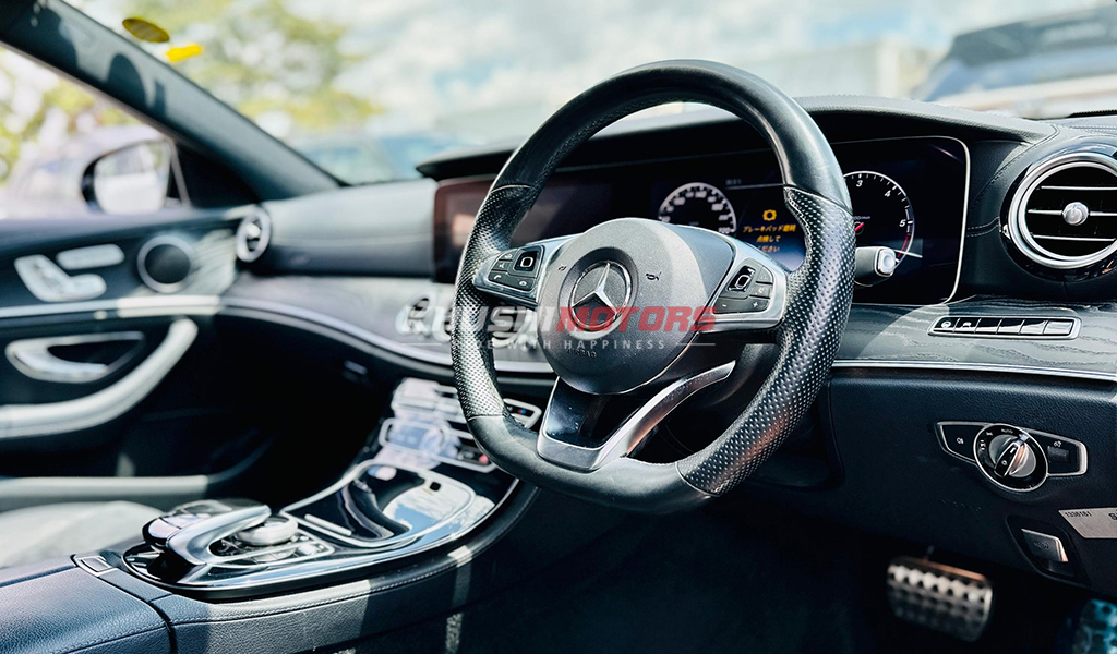 2017 Mercedes-Benz E-Class E220D image-14