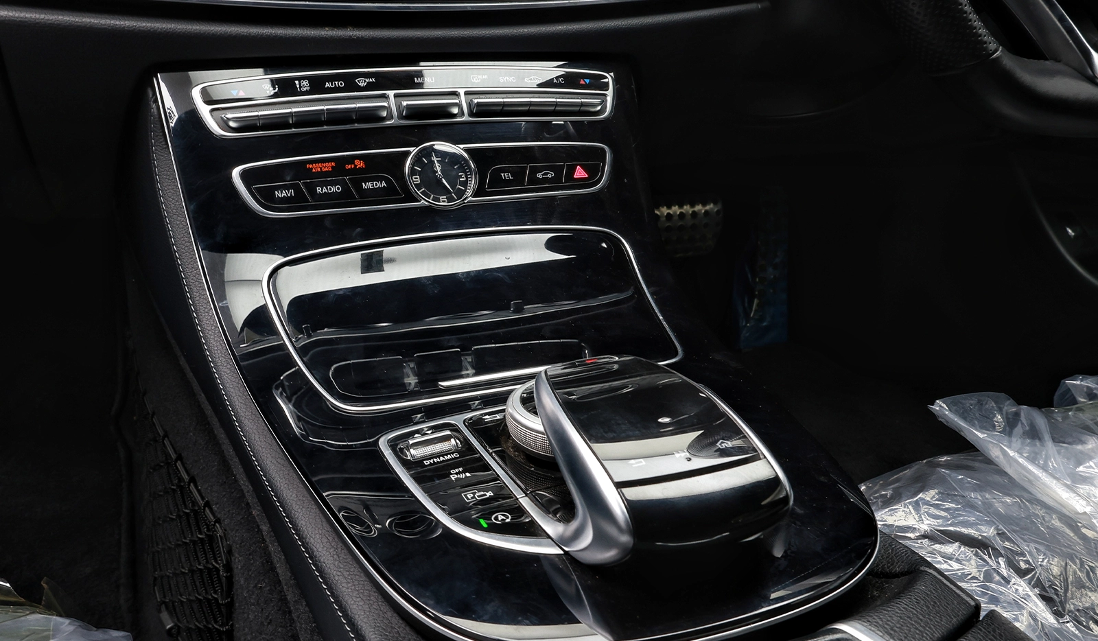 2017 Mercedes-Benz E-Class E220D image-18