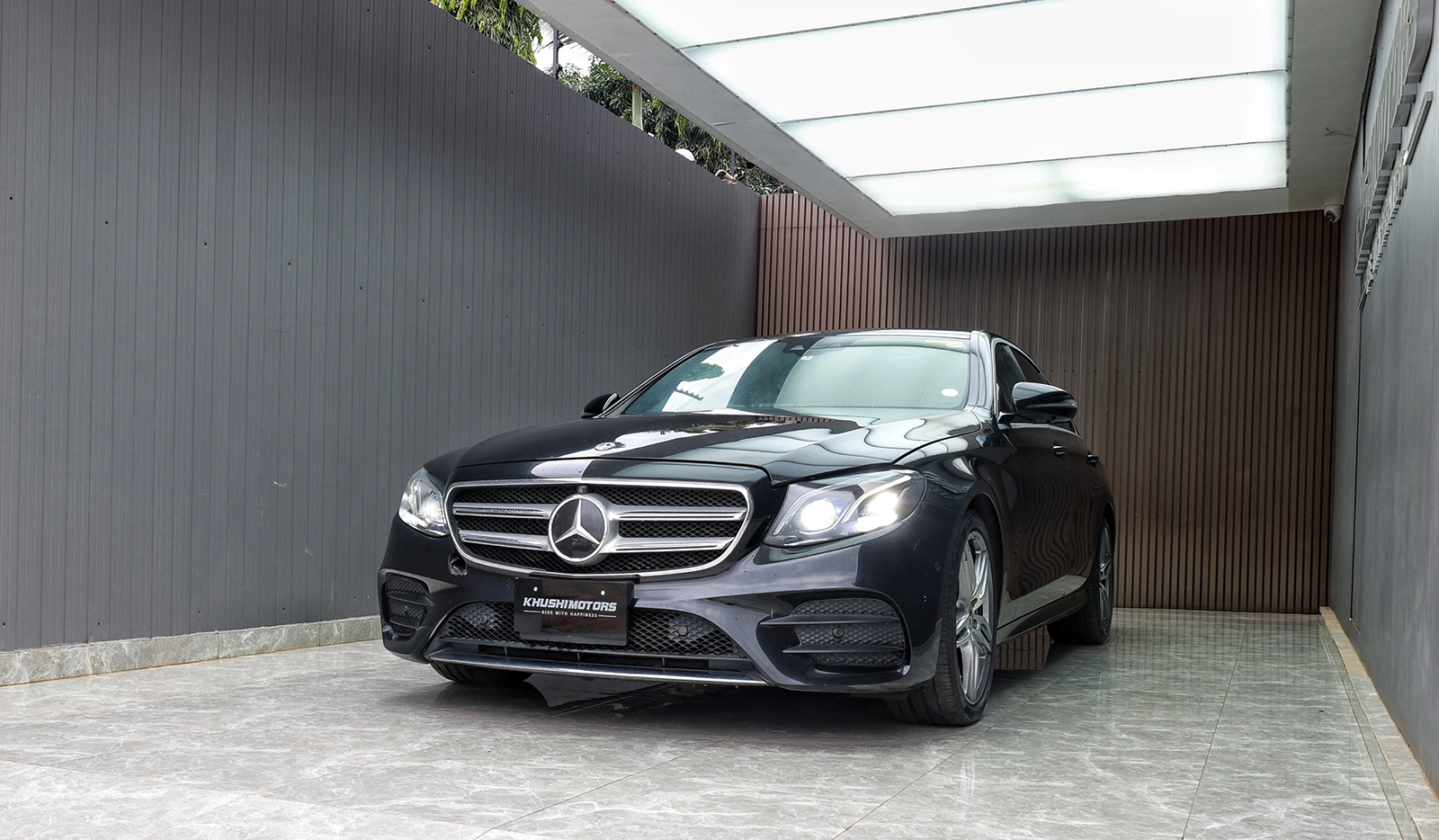 2017 Mercedes-Benz E-Class E220D image-23