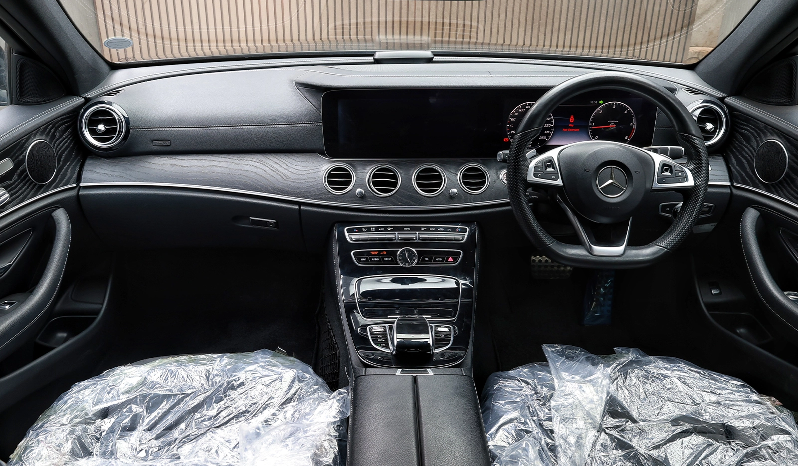 2017 Mercedes-Benz E-Class E220D image-26
