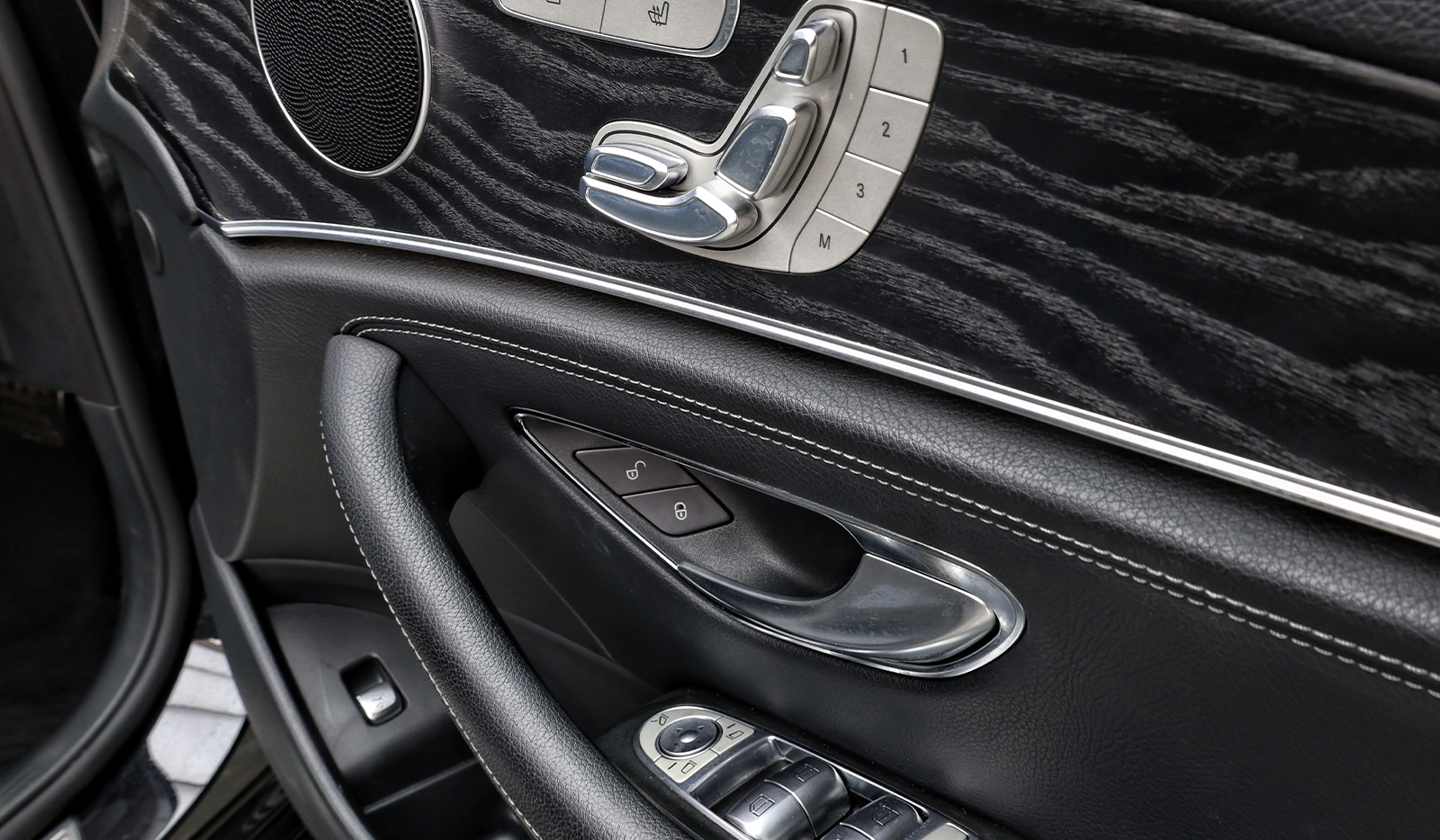 2017 Mercedes-Benz E-Class E220D image-29