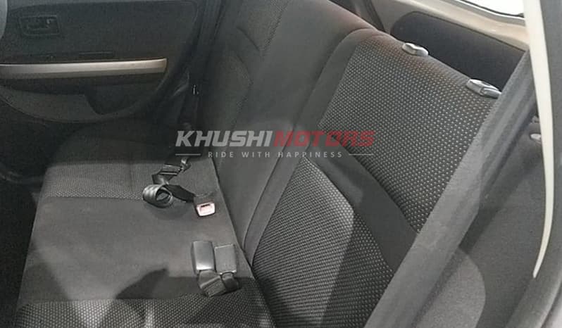 2003 Toyota IST image-5