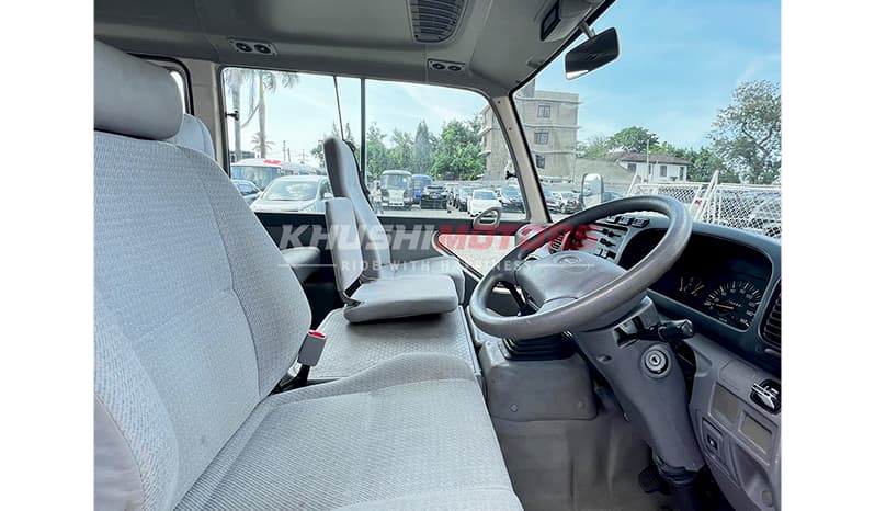 1996 Toyota Coaster image-17