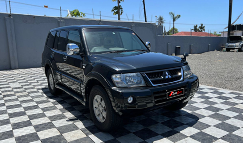 2005 Mitsubishi Pajero image-3
