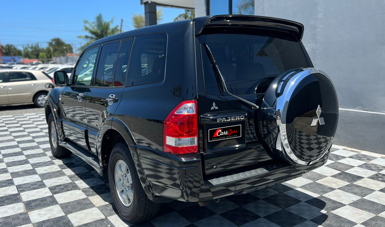 2005 Mitsubishi Pajero image-6