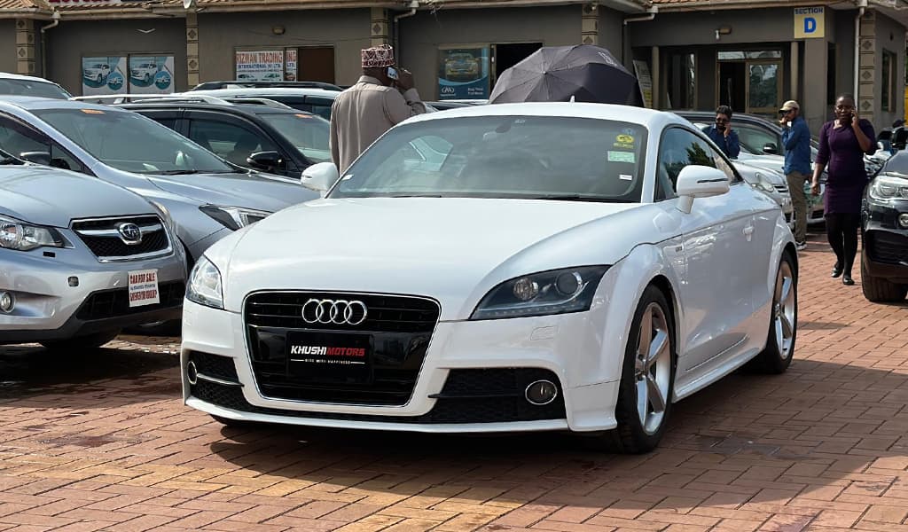 2011 Audi TT Coupe image-9