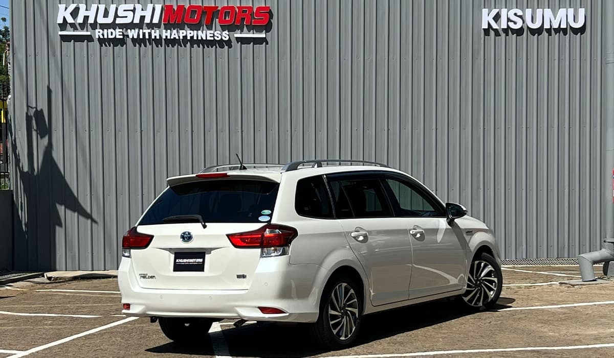 2018 Toyota Corolla Fielder Hybrid image-8