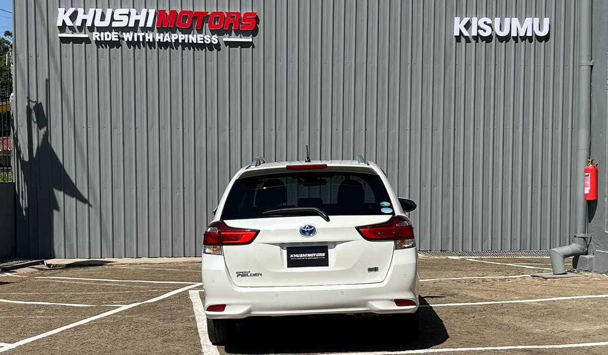2018 Toyota Corolla Fielder Hybrid image-9