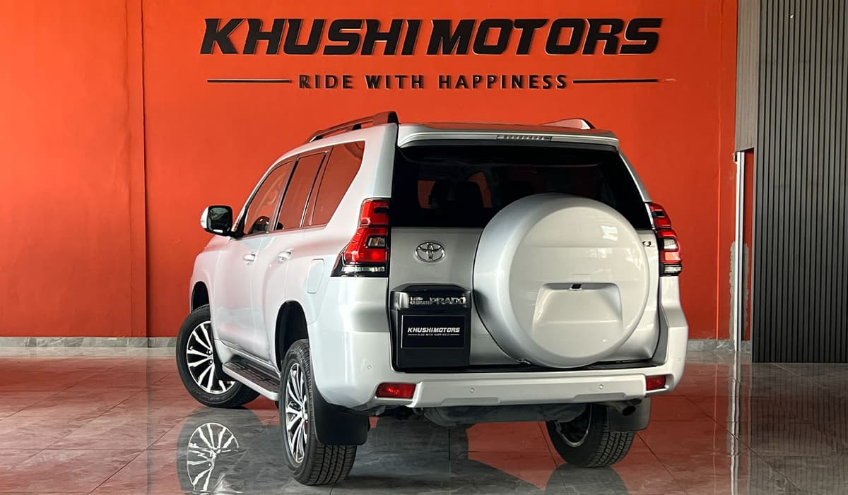 2021 Toyota Land Cruiser Prado VXL image-12
