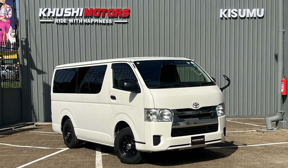 2018 Toyota Hiace DX GL image-1