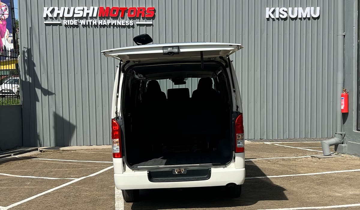 2018 Toyota Hiace DX GL image-2