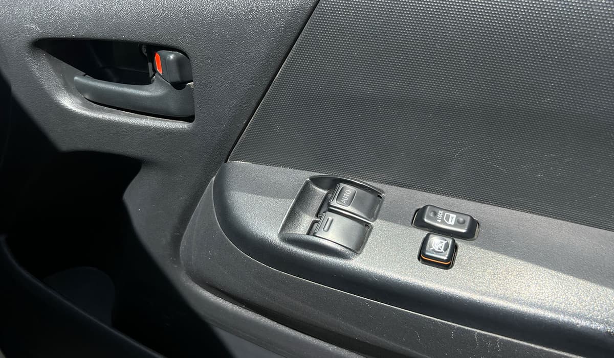 2018 Toyota Hiace DX GL image-3