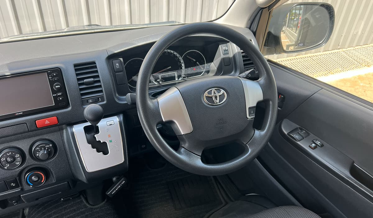 2018 Toyota Hiace DX GL image-6