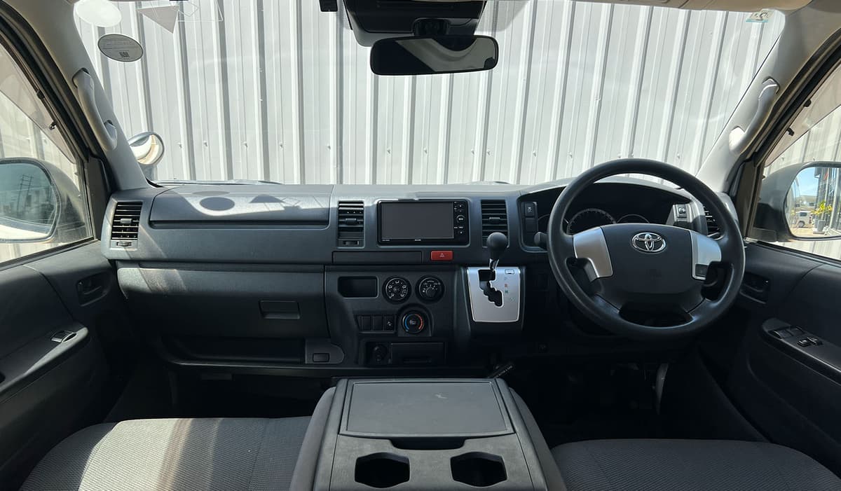 2018 Toyota Hiace DX GL image-7